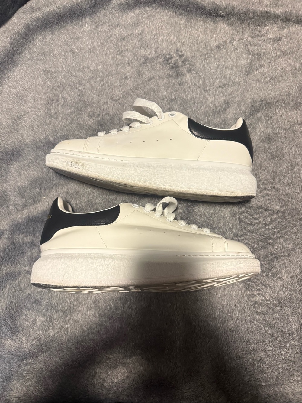 Alexander McQueen Men's White Leather Sneakers Black Heel Accent Eu 43 US 10